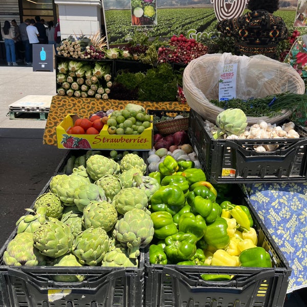 Das Foto wurde bei Ferry Plaza Farmers Market von Jaynell P. am 7/19/2023 aufgenommen