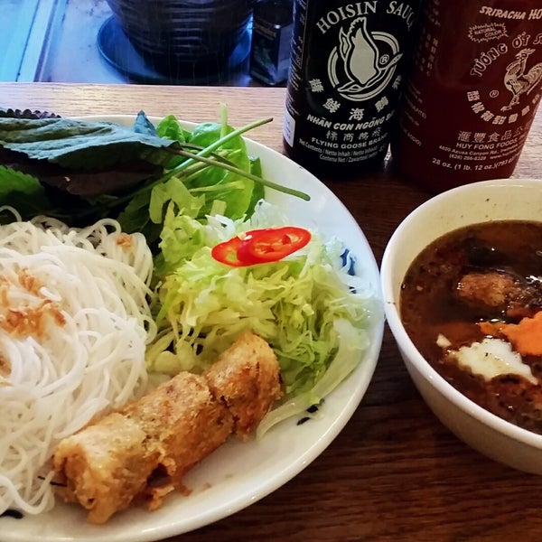 2/13/2019 tarihinde Jaynell P.ziyaretçi tarafından BunBunBun Vietnamese Food'de çekilen fotoğraf