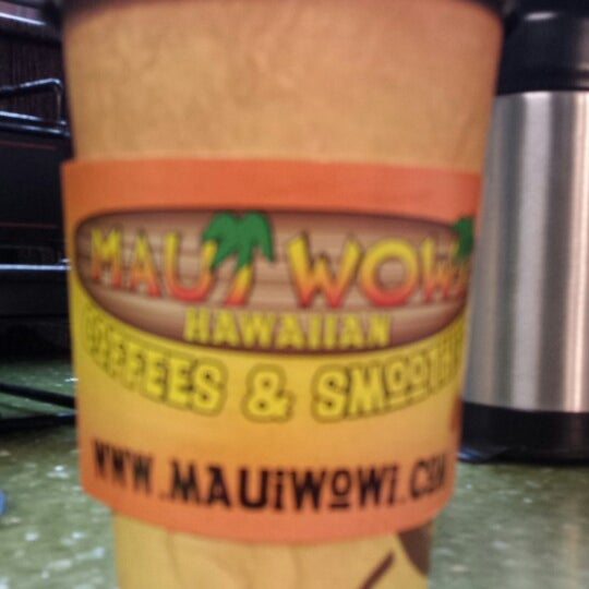 Снимок сделан в Maui Wowi Hawaiian Coffee &amp; Smoothies пользователем Catarina L. 8/17/2013