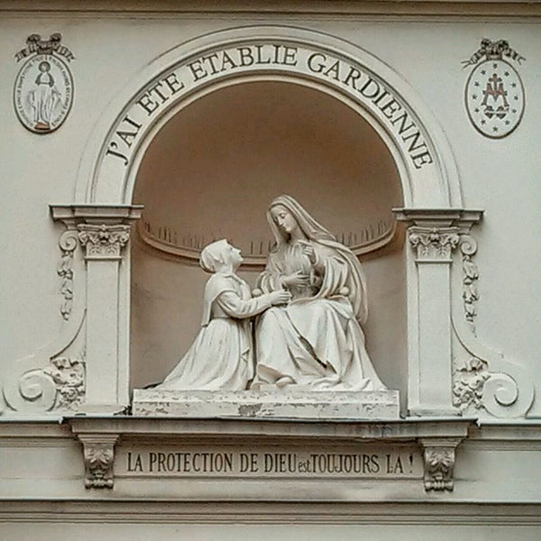Photo taken at Chapelle Notre-Dame de la Médaille Miraculeuse by Catarina L. on 9/15/2016