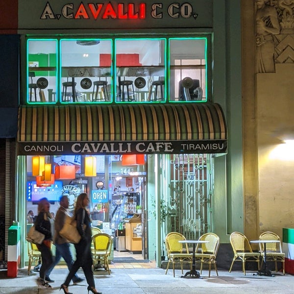 Photo prise au Cavalli Cafe par Catarina L. le9/3/2021