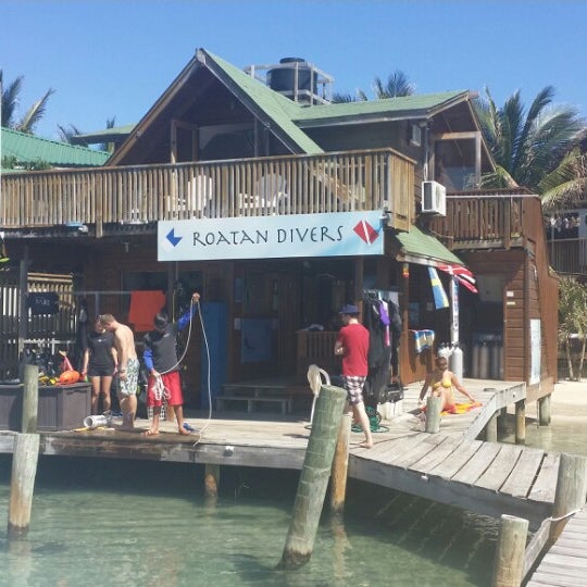 Roatan Divers Dive Store in Roatan, Honduras