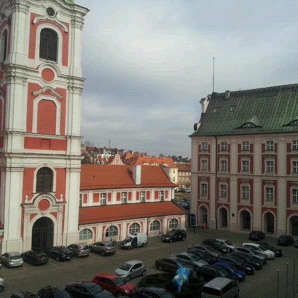 Снимок сделан в Urząd Miasta Poznania пользователем Artur Z. 2/28/2013