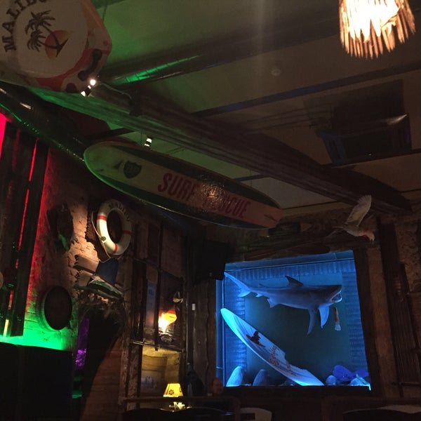 10/26/2015 tarihinde Valeriya S.ziyaretçi tarafından Aloha Bar'de çekilen fotoğraf