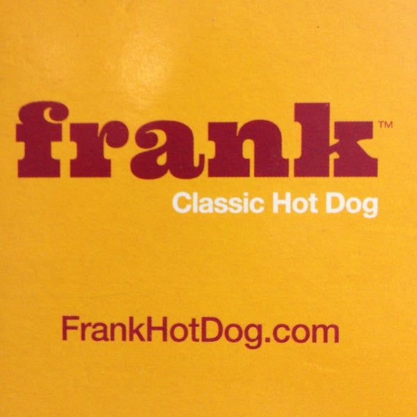 รูปภาพถ่ายที่ Frank Dogs &amp; Burgers โดย Affonso M. เมื่อ 8/3/2013