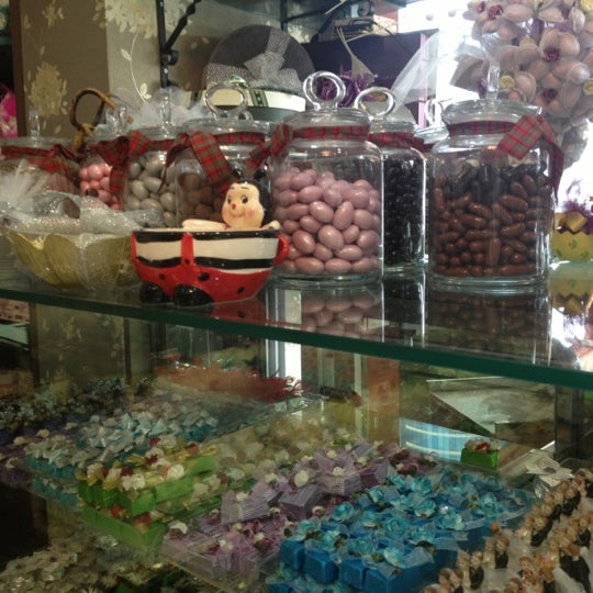 รูปภาพถ่ายที่ Butik Çikolata โดย Elif Cansın Y. เมื่อ 10/24/2012