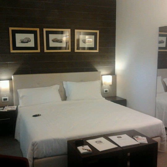 รูปภาพถ่ายที่ BEST WESTERN PLUS Hotel Modena Resort โดย Lara M. เมื่อ 9/22/2012