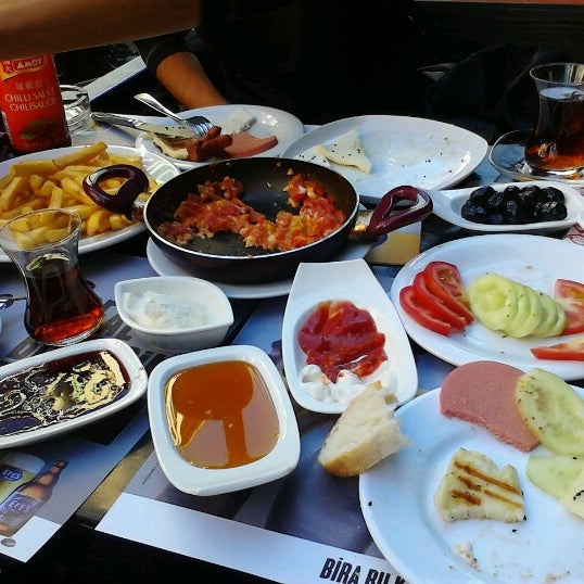10/20/2012에 Erhan B.님이 Şat Pub에서 찍은 사진