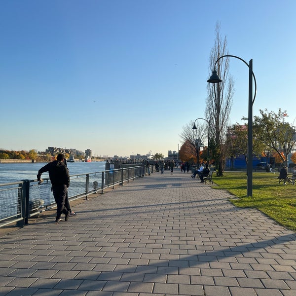 Quai de l'Horloge / Clock Tower Quay VieuxMontréal Rue Quai de l'Horloge