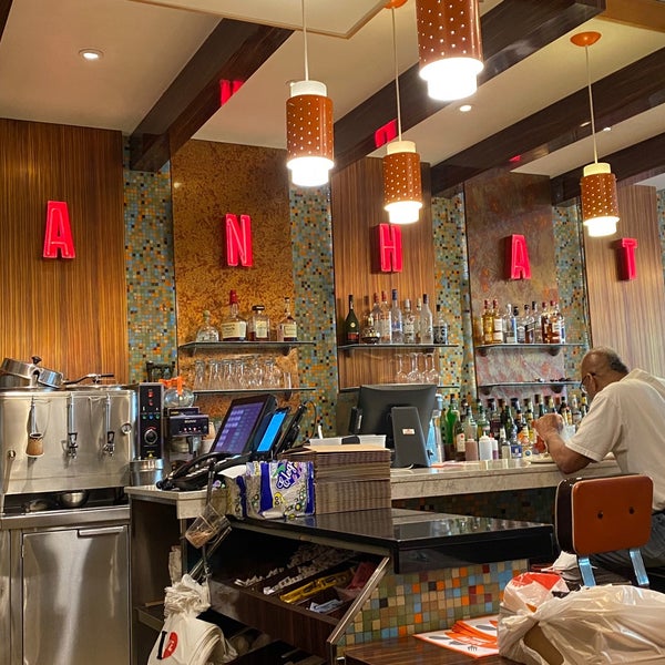 Foto tirada no(a) Manhattan Diner por antociano em 6/5/2021