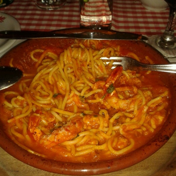 รูปภาพถ่ายที่ Spaghetti &amp; Cia โดย Lorena M. เมื่อ 5/31/2013