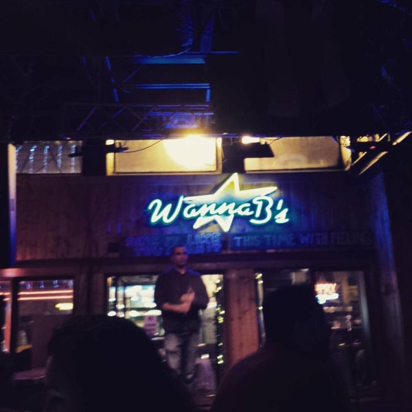 Foto scattata a WannaB&#39;s Karaoke Nashville da Richard B. il 11/29/2015