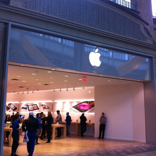 Apple Carrefour Laval Magasin d'électronique à Chomedey