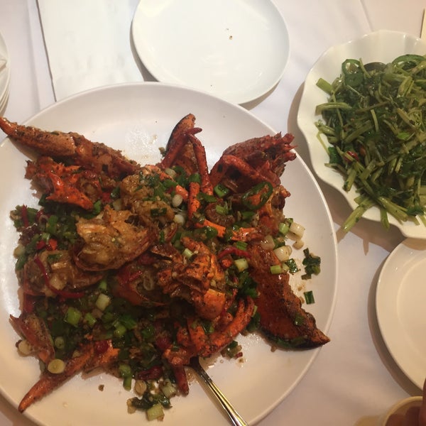 Das Foto wurde bei Newport Tan Cang Seafood Restaurant von Markka P. am 5/16/2019 aufgenommen