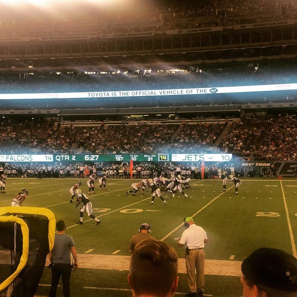 Снимок сделан в MetLife Stadium пользователем Skyler T. 8/22/2015