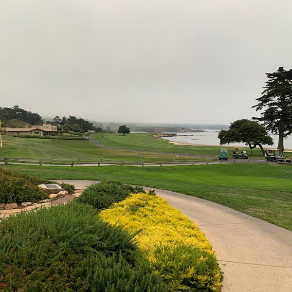 Photo taken at Pebble Beach Golf Links by Haowei C. on 10/5/2021