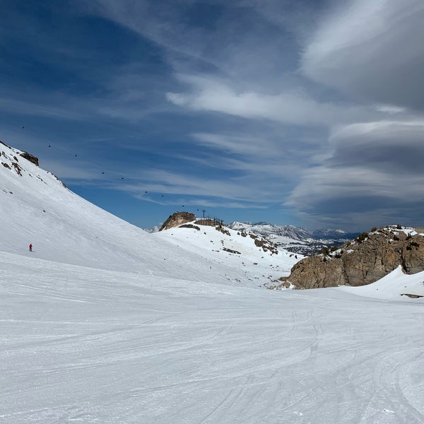 3/6/2020 tarihinde Haowei C.ziyaretçi tarafından Mammoth Mountain Ski Resort'de çekilen fotoğraf