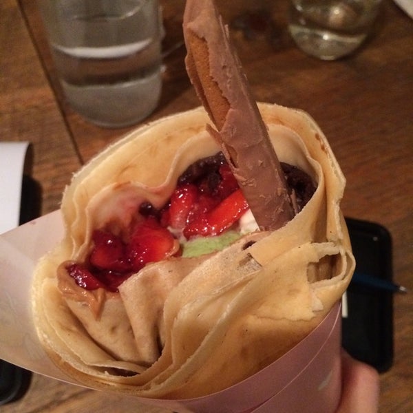 Photo taken at Angels &amp; Hearts: Harajuku Crêperie by Haowei C. on 5/15/2014