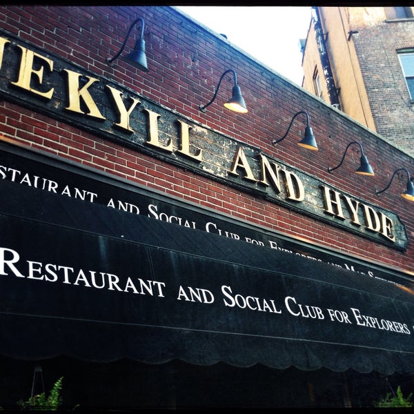10/7/2015 tarihinde Sydney M.ziyaretçi tarafından Jekyll and Hyde Pub'de çekilen fotoğraf