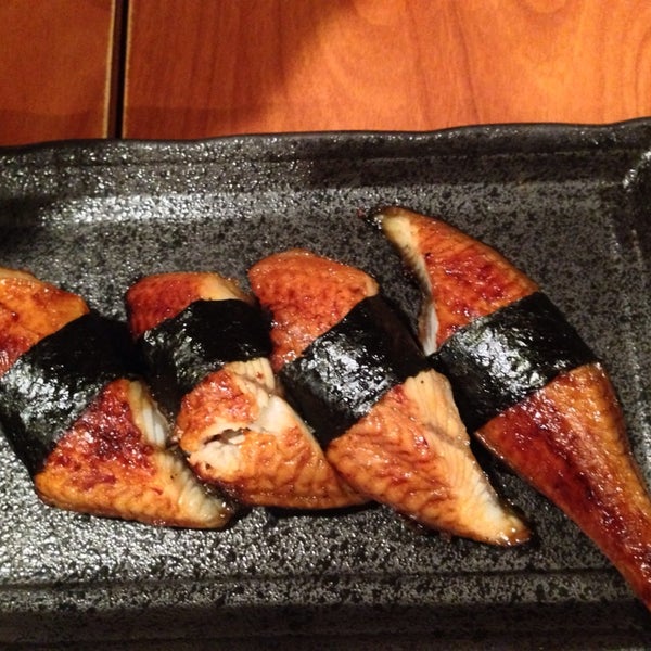 Photo taken at Sushi Hachi by Karen L. on 11/15/2013