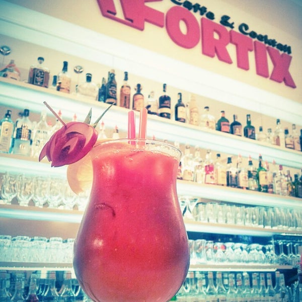 Photo taken at Caffe &amp; Cocktail Bar Fortix by Hawkeye_ on 5/9/2014