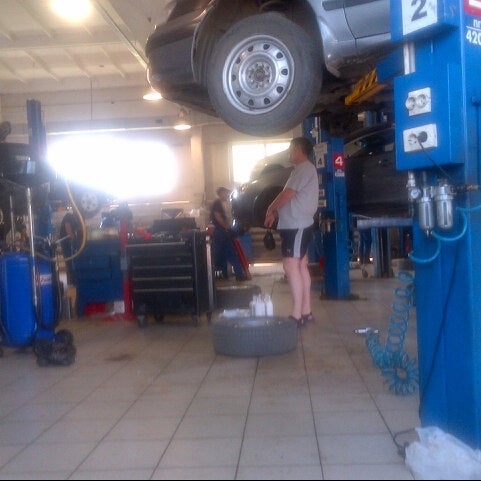 Сто реактор связистов 166. Автокомплекс реактор омск. Сто реактор. Сто реактор. Сеть автосервисов.