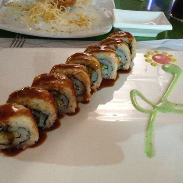 Das Foto wurde bei Banzai Sushi Asian Cuisine von Gaby C. am 6/11/2013 aufgenommen