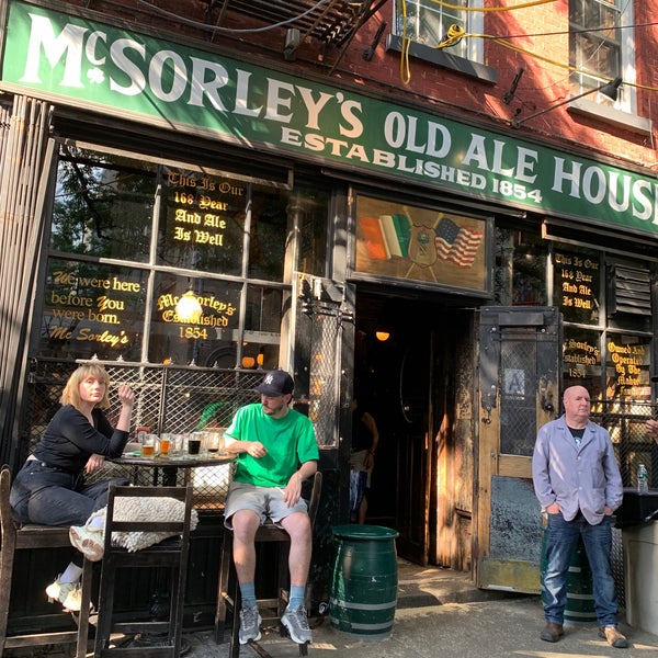 Foto tirada no(a) McSorley&#39;s Old Ale House por Roxsana R. em 6/24/2022