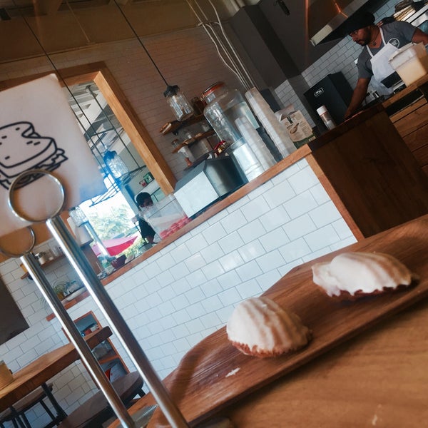 11/20/2015 tarihinde Laura P.ziyaretçi tarafından PiCNiC Deli &amp; Café'de çekilen fotoğraf