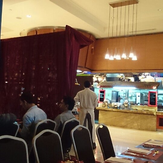 รูปภาพถ่ายที่ Asia Restaurant โดย Ridho เมื่อ 7/14/2014