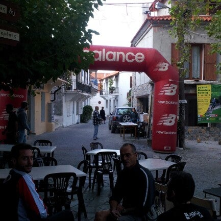 Foto tirada no(a) Καφεγλυκοπωλείο 1743 por Tasos B. em 10/7/2012