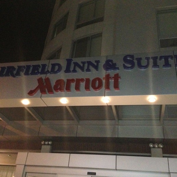 Foto tirada no(a) Fairfield Inn &amp; Suites By Marriott New York Brooklyn por Eddison C. em 7/12/2013