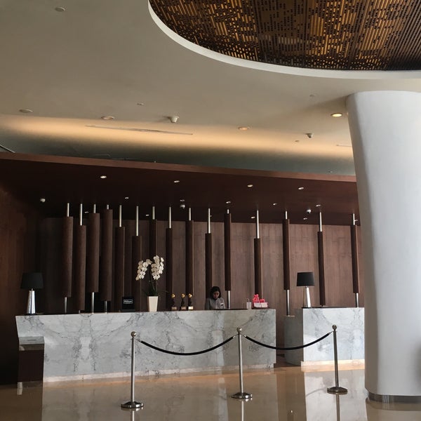 Das Foto wurde bei DoubleTree by Hilton Hotel Jakarta Diponegoro von YB L. am 10/16/2018 aufgenommen