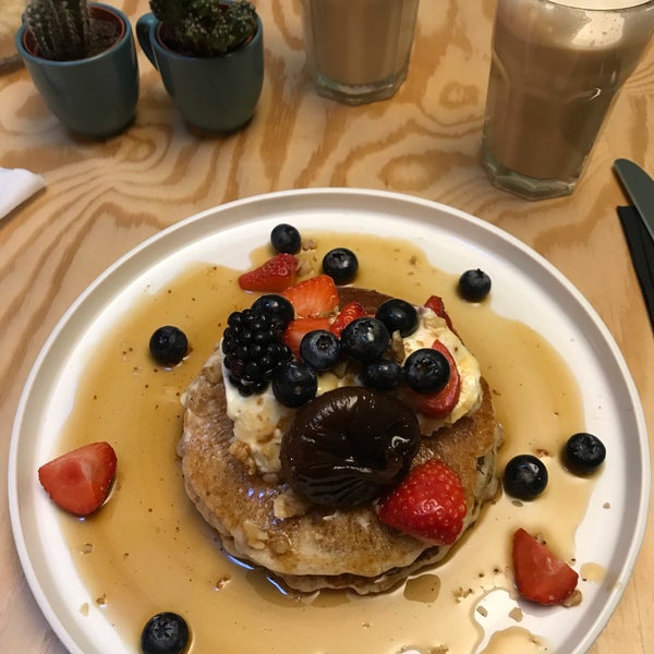 Photo taken at Leo Pancakes by Ronny B. on 10/21/2018