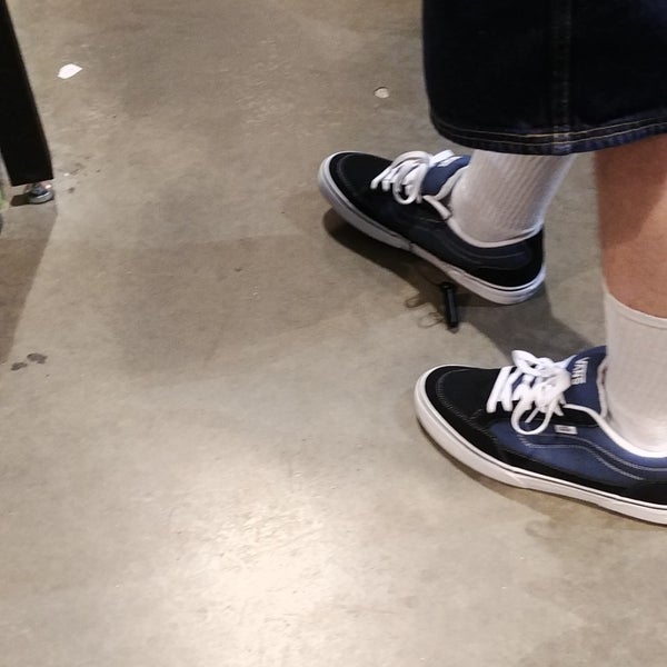 vans outlet woodstock
