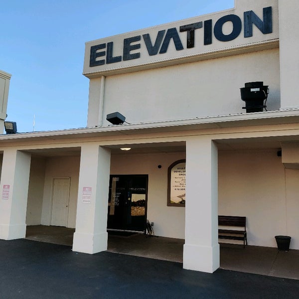 Foto tirada no(a) Elevation Chophouse and Skybar por Joe P. em 10/7/2020