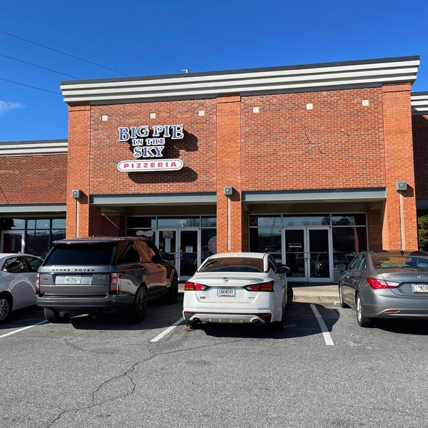 Big Pie in the Sky Pizzeria Kennesaw'da Pizzacı