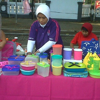 Photo taken at SMA Negeri 3 Semarang by Lisa N. on 4/29/2012