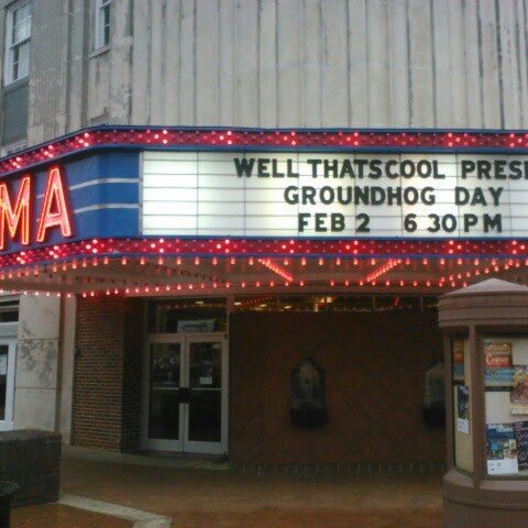 Das Foto wurde bei Bama Theatre von David S. am 2/2/2013 aufgenommen