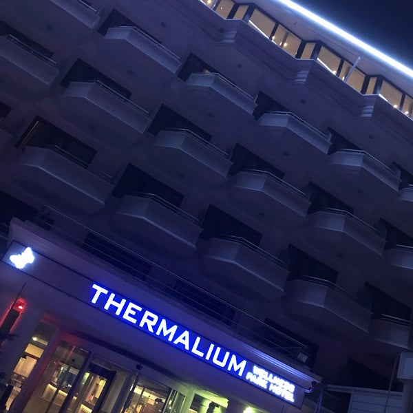 Foto tirada no(a) Thermalium Wellness Park Hotel por Kerim A. em 7/18/2017