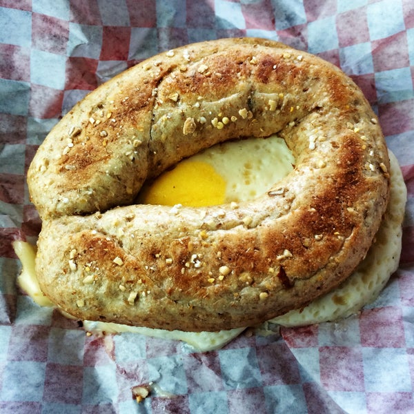 Quick break food- Egg bagel cant go wrong. #bagel #snack