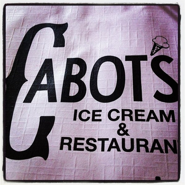 Photo taken at Cabot&#39;s Ice Cream &amp; Restaurant by Yoni R. on 11/18/2012