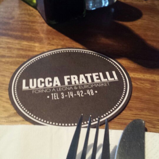 รูปภาพถ่ายที่ Lucca Fratelli โดย Francisco P. เมื่อ 7/12/2014