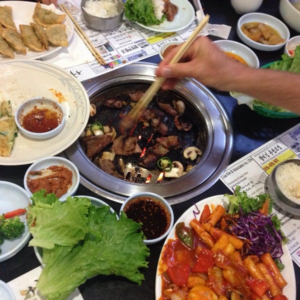 Foto scattata a Seorabol Korean Restaurant da Joann Z. il 5/11/2014