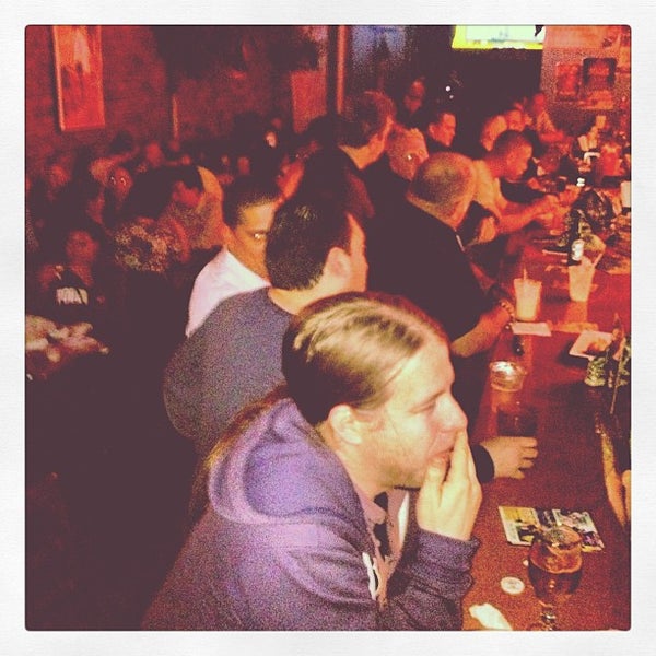 Foto tirada no(a) Tropix Bar &amp; Lounge por Alexander F. em 10/19/2012