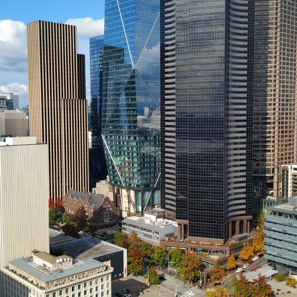 Das Foto wurde bei Smith Tower von Pavel . am 10/13/2019 aufgenommen