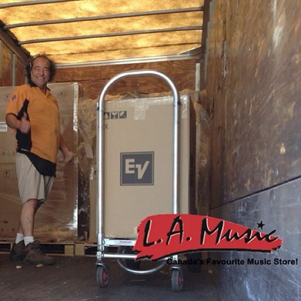 Foto tirada no(a) L.A. Music por L.A.Music em 6/20/2013