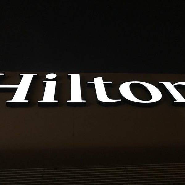 Foto tirada no(a) Hilton por Allen J. em 1/10/2017