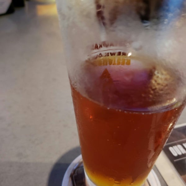 Photo taken at BJ&#39;s Restaurant &amp; Brewhouse by Karl P. on 8/13/2018