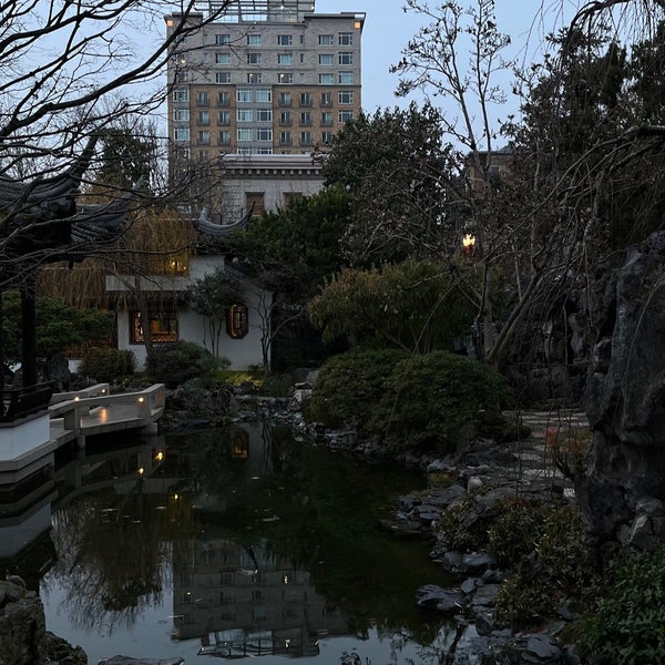 Photo taken at Lan Su Chinese Garden by Stephen W. on 12/20/2022